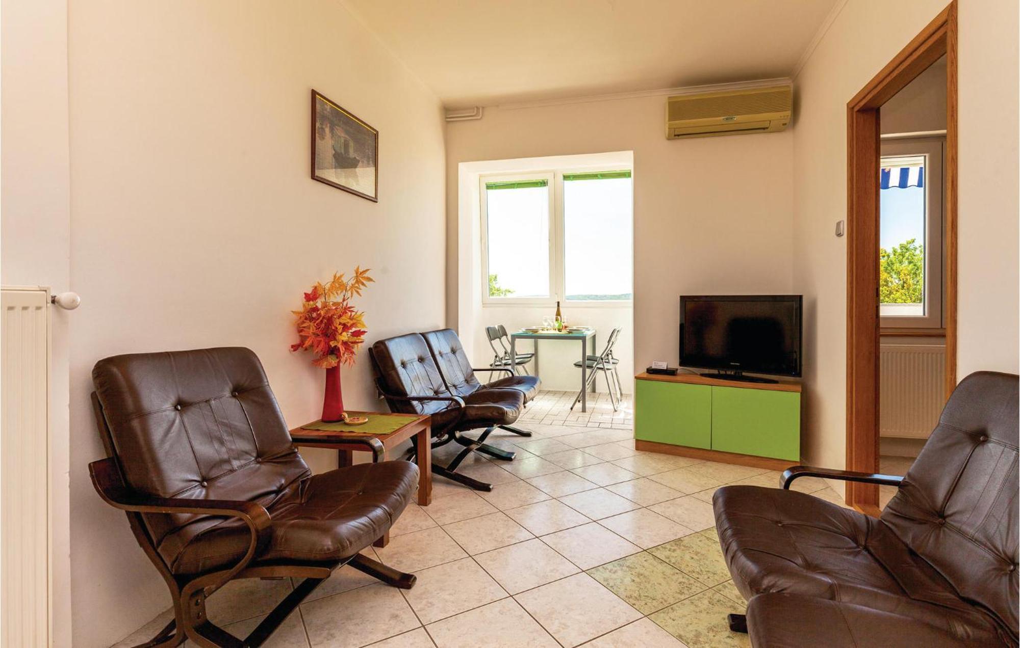 Beautiful Apartment In Crikvenica With Kitchen Екстер'єр фото