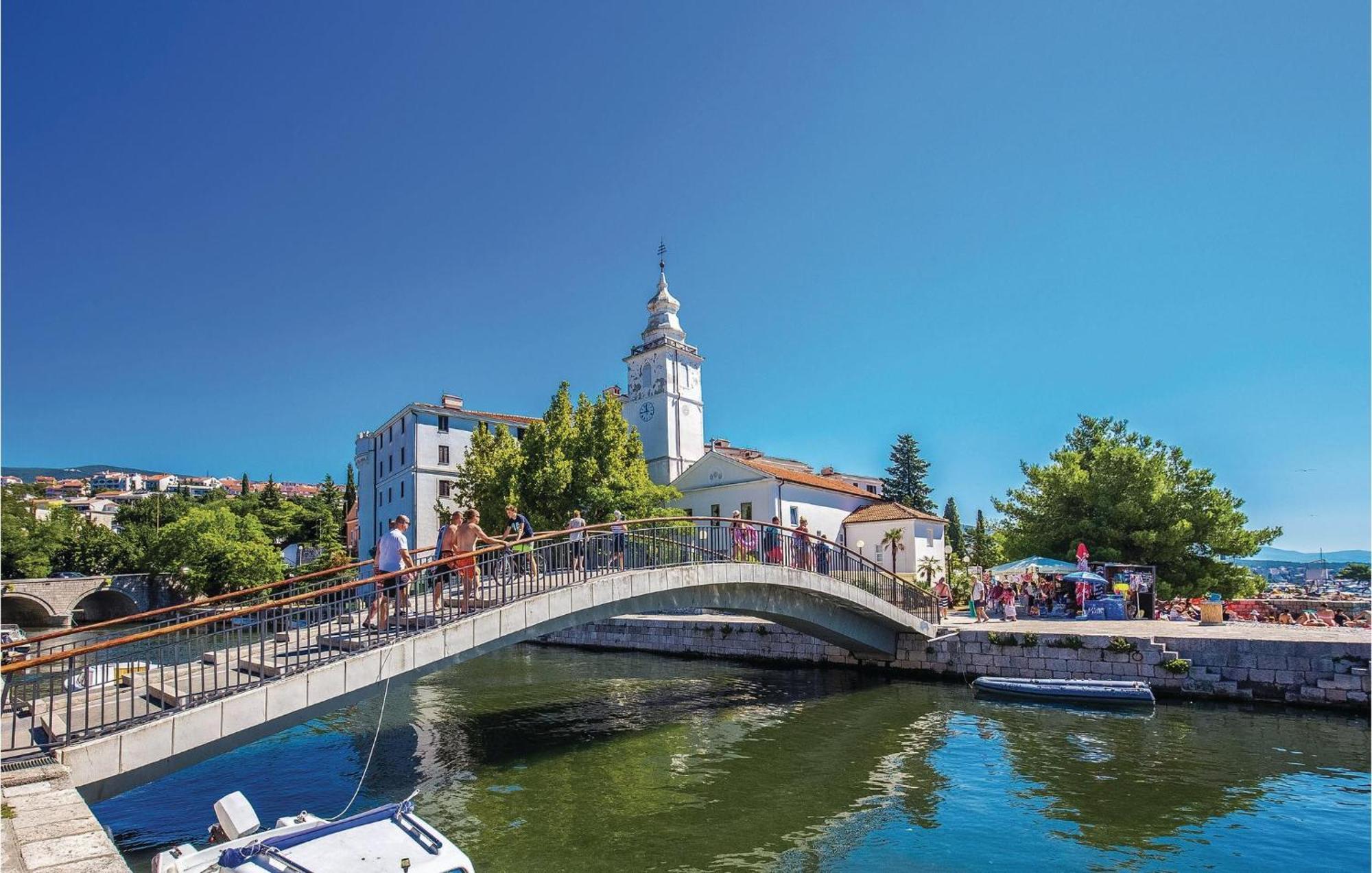 Beautiful Apartment In Crikvenica With Kitchen Екстер'єр фото