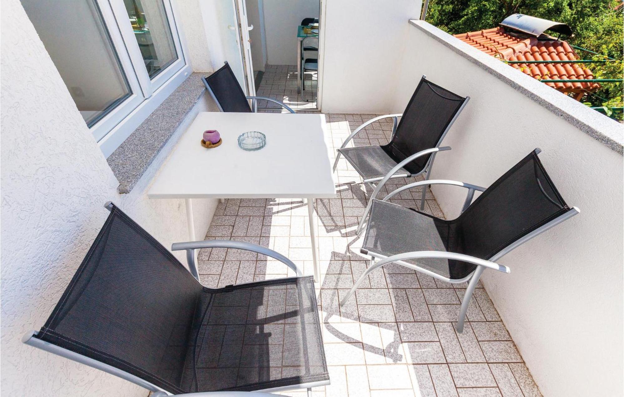 Beautiful Apartment In Crikvenica With Kitchen Екстер'єр фото