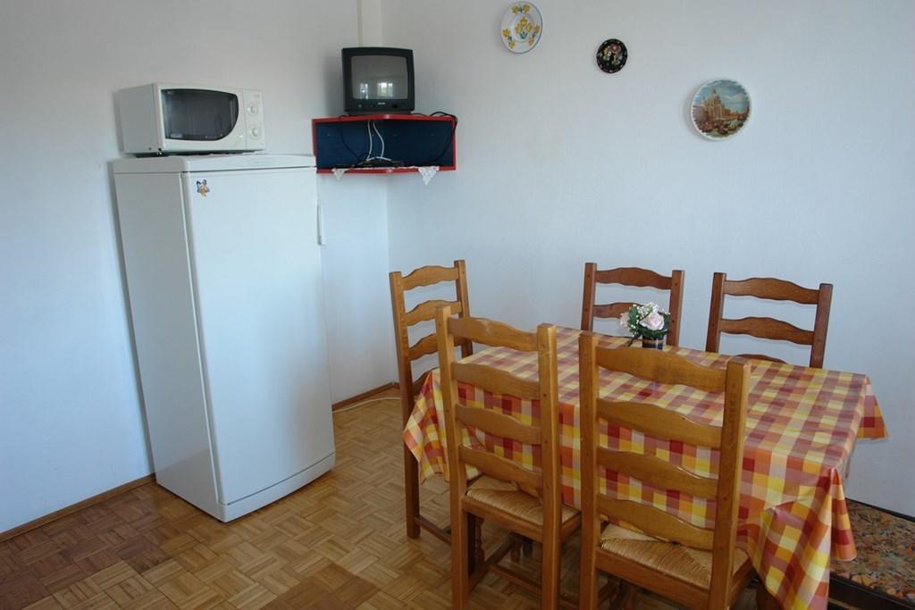 Beautiful Apartment In Crikvenica With Kitchen Номер фото