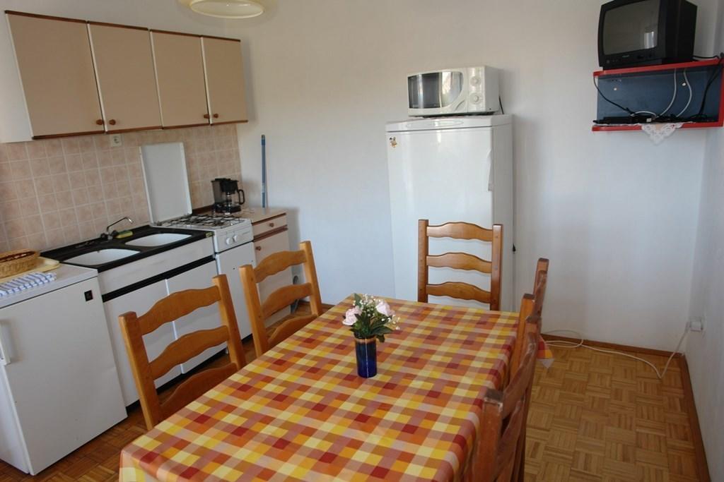 Beautiful Apartment In Crikvenica With Kitchen Номер фото